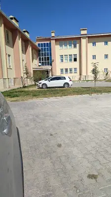 Yüzüncü Yıl Üniversitesi Veteriner Kliniği